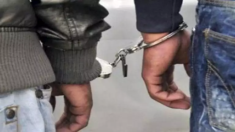 ضبط شخصين ظهرا في فيديو أثناء تعاطي المخدرات بإمبابة -صدى الخبر