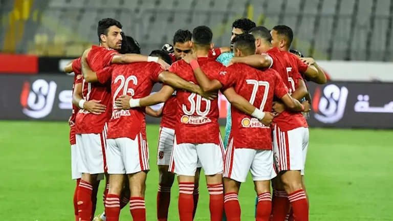 الأهلي يطيح بـ11 لاعبا بطلب من عموتة -صدى الخبر
