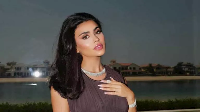 يمنى خوري تتألق بـ”لوك” صيفي جريء في أحدث ظهور لها -صدى الخبر