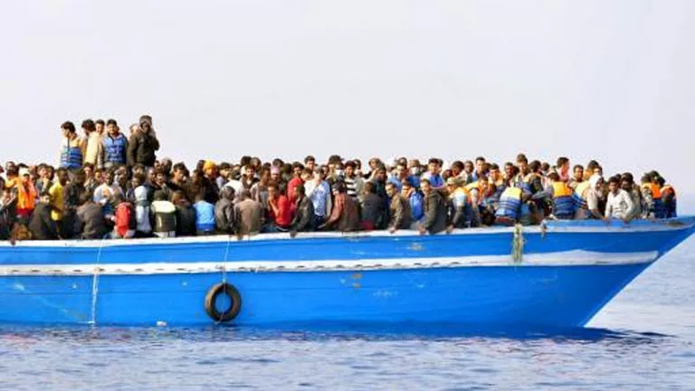 بالأسماء.. قائمة المصريين الـ15 الناجين من حادث غرق مركب هجرة في ليبيا -صدى الخبر