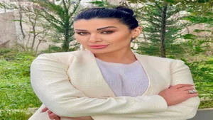 نادين الراسي تتألق بلوك جريء.. إليك تفاصيل إطلالتها -صدى الخبر