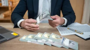 لماذا ارتفع سعر الدولار مجددًا أمام الجنيه المصري بنحو57 قرشا دفعة واح -صدى الخبر