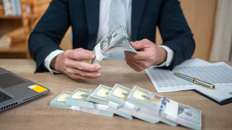 لماذا ارتفع سعر الدولار مجددًا أمام الجنيه المصري بنحو57 قرشا دفعة واح -صدى الخبر