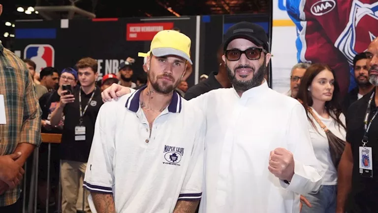 تركي آل الشيخ يجمع نجوم الرياضة والفن قبل انطلاق نزال The Comeback -صدى الخبر