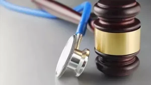 تعرف على الحالات التي يسمح فيها بإفشاء سر المريض وفقًا للقانون -صدى الخبر