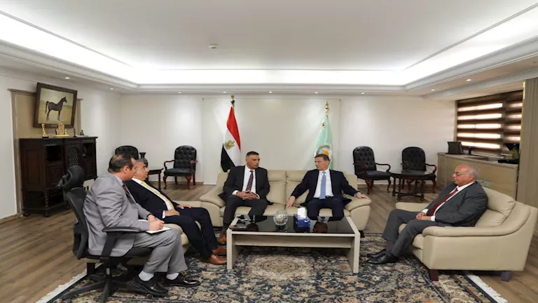 وزير الزراعة يبحث مع محافظ جنوب سيناء التوسع في زراعة النخيل والزيتون -صدى الخبر