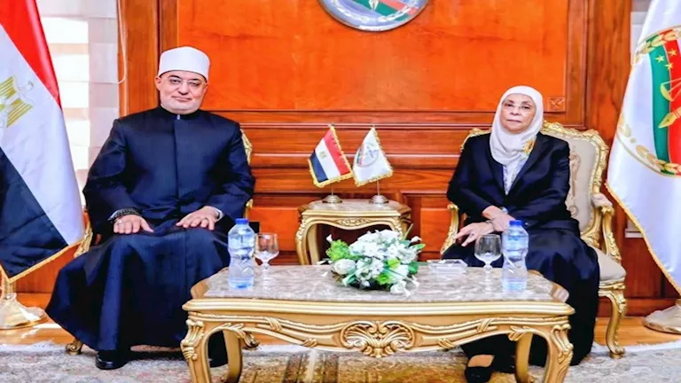 مفتي الجمهورية يهنئ المستشارة هدى عيسى بتولي رئاسة النيابة الإدارية -صدى الخبر