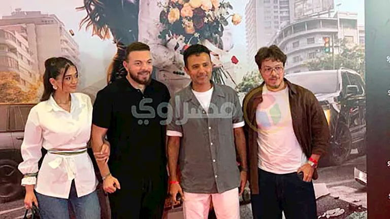 ملك أحمد زاهر وخطيبها يخطفان الأنظار في العرض الخاص لـ “خلي بالك من نف -صدى الخبر