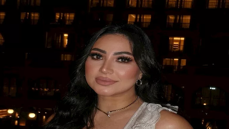 بوسي بإطلالة أنيقة في أحدث ظهور.. والجمهور: ملكة بجد (6 صور) -صدى الخبر