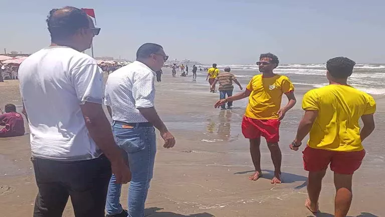 إخلاء شاطئ ببورسعيد ومنع السباحة حفاظًا على أرواح المواطنين -صدى الخبر