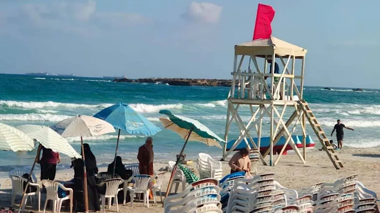 تغيير مفاجئ.. منع نزول البحر لارتفاع الأمواج بشواطئ في الإسكندرية (صور -صدى الخبر