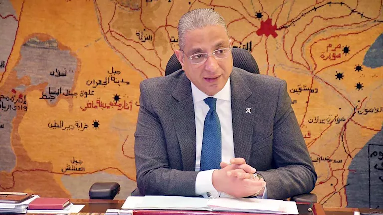قبل الدراسة.. الجيزة تُسلّم تراخيص سيارات أجرة جديدة -صدى الخبر