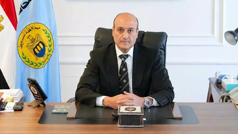 محافظ أسيوط يحيل 8 مسؤولين بحي غرب للنيابة العامة -صدى الخبر