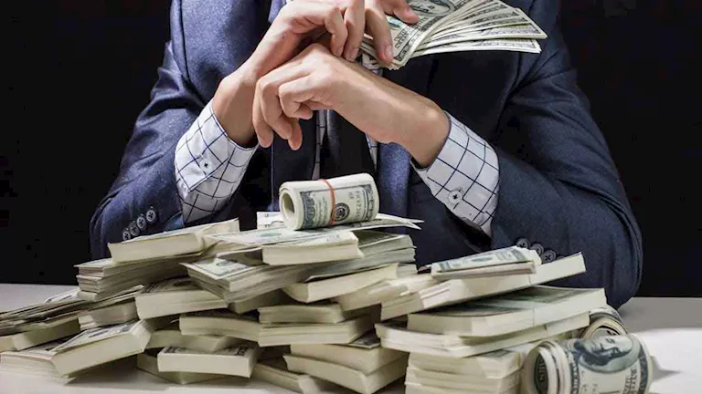 كيف تُحسب ضريبة الدخل والمرتبات؟.. خبير يوضح الشرائح والإعفاءات -صدى الخبر