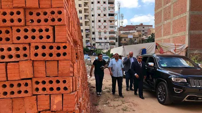 لجنة دائمة لفحص مخالفات البناء في طلخا عقب انهيار جزء من عقار -صدى الخبر