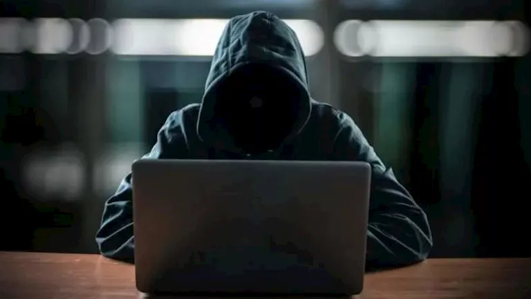 لو تعرضت لسب أو ابتزاز إلكتروني.. خطوات قانونية للإبلاغ عن جرائم السوش -صدى الخبر