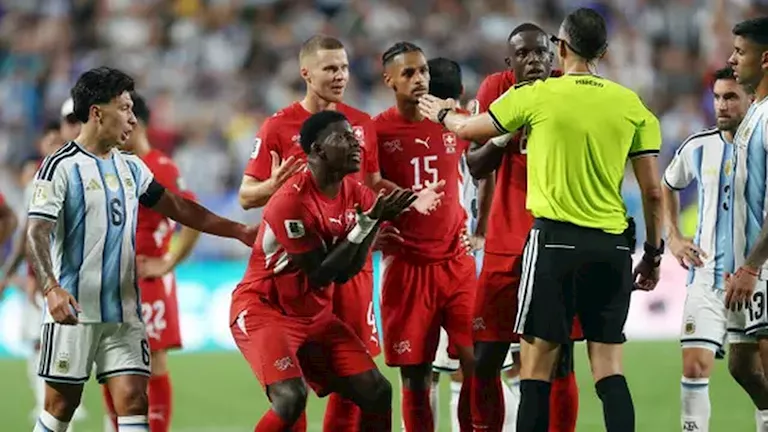 اعتراف رسمي.. IFAB تؤكد خطأ طرد إمبولو أمام الأرجنتين -صدى الخبر