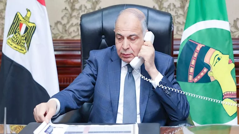 محافظ المنيا يهنئ الطالبة مريم وائل الثانية على الجمهورية في الثانوية -صدى الخبر