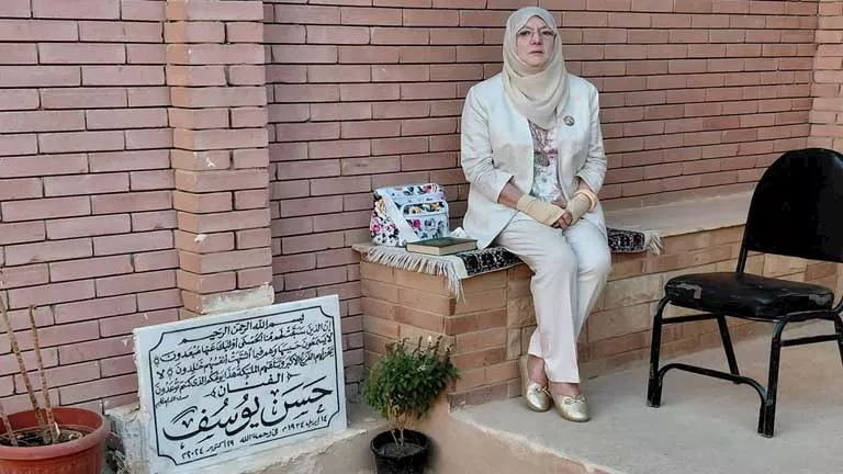 شمس البارودي تنشر صورًا من زيارتها لقبر زوجها حسن يوسف ونجلها عبدالله -صدى الخبر