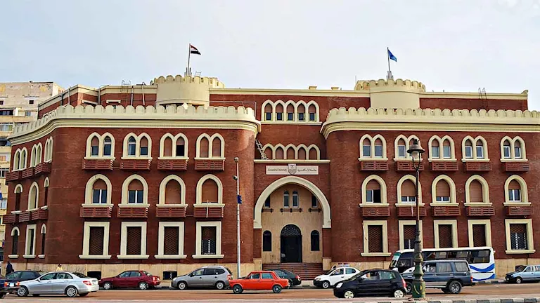 جامعة الإسكندرية تعلن موقفها بعد الحكم على أحد عمداء كلياتها -صدى الخبر