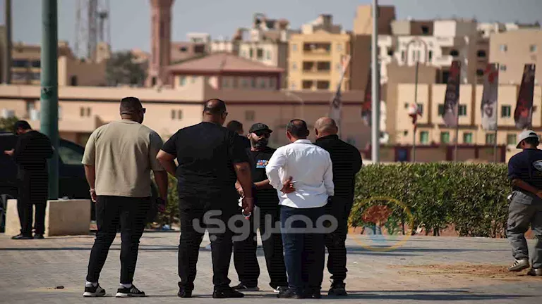 بالصور| مسجد الدجوي يستقبل مشيعي جنازة والد تامر حسني -صدى الخبر