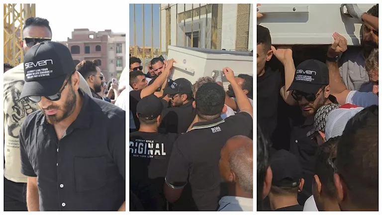 تامر حسني يحمل نعش والده متأثرا برحيله -صدى الخبر