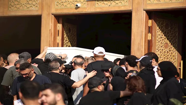 نجوم الفن والغناء في جنازة والد الفنان تامر حسني -صدى الخبر