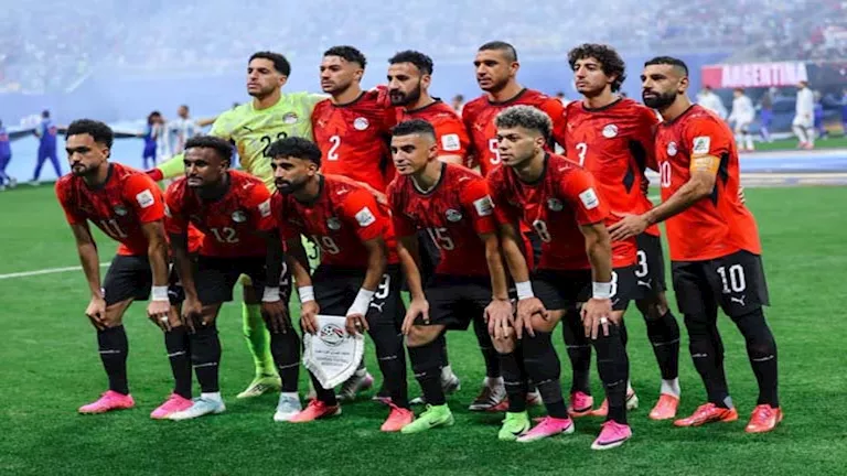 عمرو أديب يهاجم منتقدي لاعبي المنتخب: مالكم ومال حياتهم الشخصية؟ -صدى الخبر