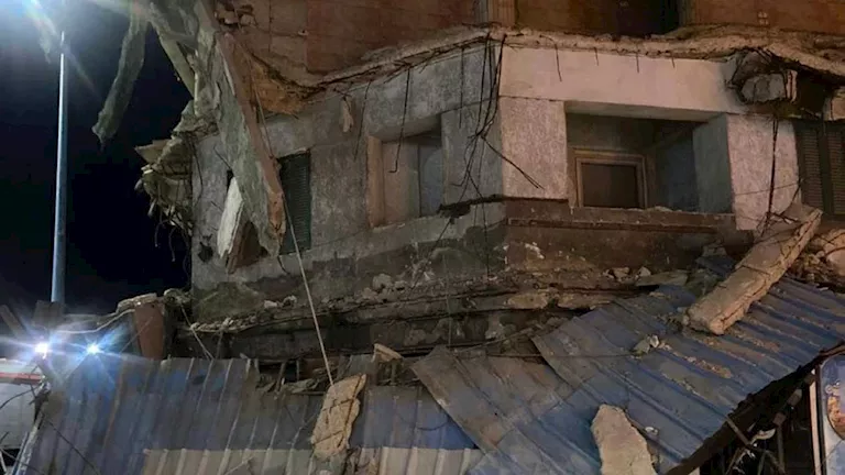 انهيا عقار سكني بزفتى في الغربية وتحرك عاجل للحماية المدنية والإسعاف -صدى الخبر