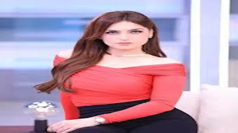 بالأحمر والجينز.. ياسمين عز تتألق بإطلالة كاجوال لافتة -صدى الخبر
