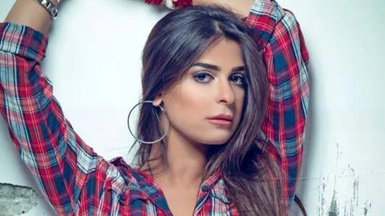 رانيا منصور تخطف الأنظار بفستان جريء.. سر اللوك -صدى الخبر