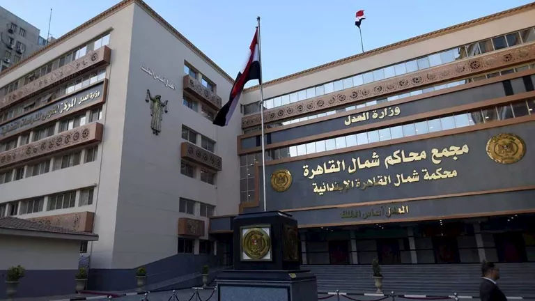 إحالة المتهم بانتحال صفة قاضٍ للنصب على المواطنين للجنايات -صدى الخبر