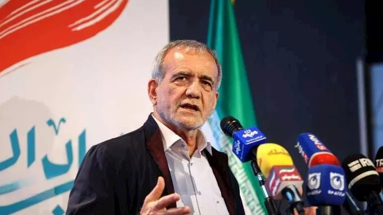 بزشكيان يوجه رسائل مهمة إلى الشعب الإيراني -صدى الخبر