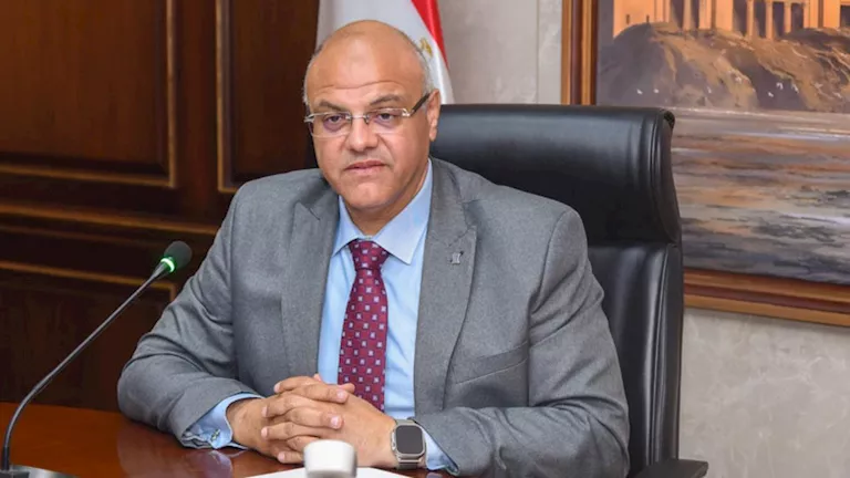 قرار عاجل من محافظ الإسكندرية لأصحاب المحلات التجارية -صدى الخبر