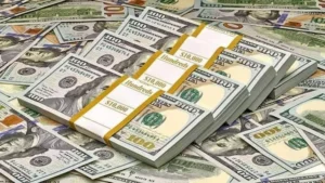سعر الدولار يتراجع مقابل الجنيه في 4 بنوك خلال تعاملات الاثنين -صدى الخبر