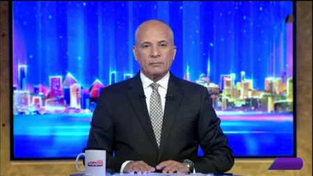 أحمد موسى: من يتجاهل إنجازات الدولة خائن أحمد موسى: من يتجاهل إنجازات الدولة خائن