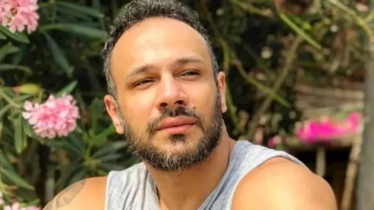 وفاة والدة الفنان محمد عطية: “مش قادر أرد على مكالمات أو رسائل” -صدى الخبر
