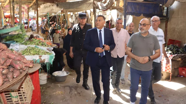 محافظ القليوبية يبحث إنشاء سوق حضاري للباعة الجائلين بالخصوص -صدى الخبر