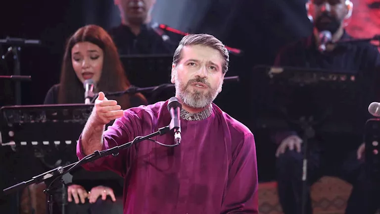 شاهد بالصور.. أحدث ظهور لـ سامي يوسف في مهرجان قرطاج -صدى الخبر