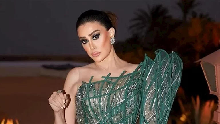 بإطلالة صيفية من حمام السباحة.. غادة عبدالرازق تخطف الأنظار -صدى الخبر