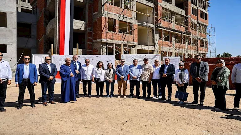 وزير التخطيط ومحافظ البحيرة يتفقدان المدرسة اليابانية بدمنهور -صدى الخبر
