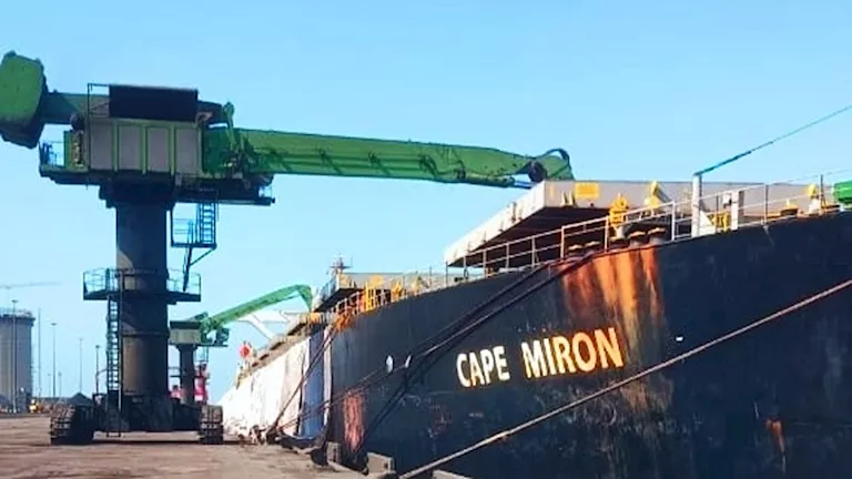 ميناء شرق بورسعيد يستقبل السفينة CAPE MIRON -صدى الخبر