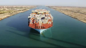 مجلس الوزراء يستعرض مؤشرات حركة السفن وتطوير المجرى الملاحي للقناة -صدى الخبر