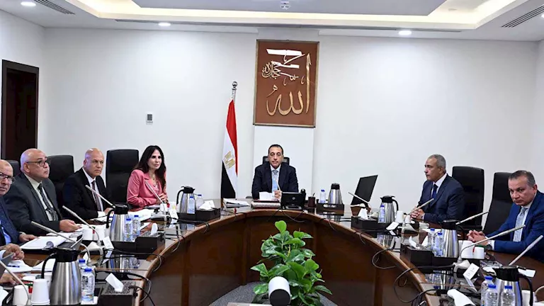 مدبولي يوجه بسرعة إنجاز مشروعات مياه الشرب والصرف -صدى الخبر
