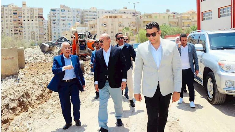محافظ السويس يتابع تطوير مقابر الروض القديم بحي الأربعين (صور) -صدى الخبر