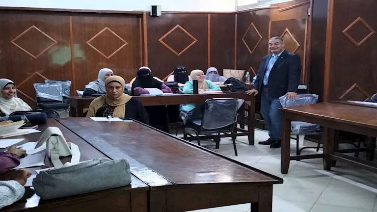“برامج لتنمية مهارات معلمي “الرياضيات والعلوم باللغة الإنجليزية” لرابع -صدى الخبر