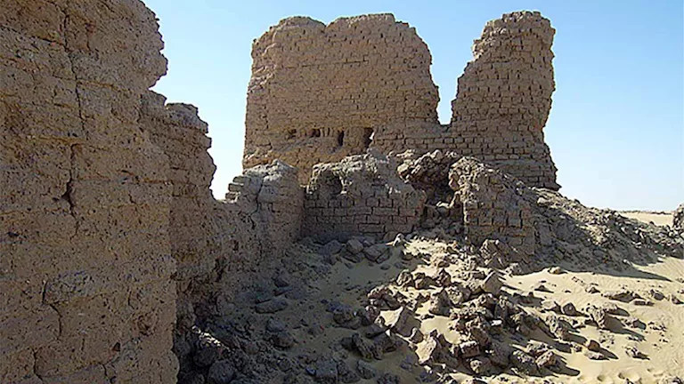 حصون الوادي الجديد.. شبكة دفاعية ومائية أقامها الرومان لحماية درب الأر -صدى الخبر
