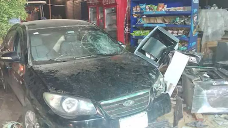 انفجار إطار سيارة ينهي جلسة 7 أشخاص داخل مقهى ببني سويف -صدى الخبر