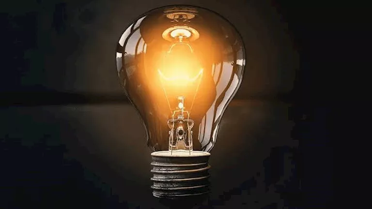 هل اخترع إديسون المصباح الكهربائي؟.. الحقيقة قد تفاجئك -صدى الخبر