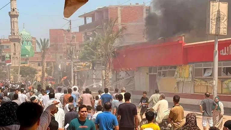 حريق داخل محل كبير بعرب الرمل في المنوفية -صدى الخبر